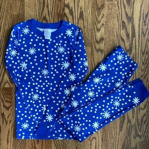 NWOT Hanna Andersson First Snow on galactic blue pj set, size 8 perfect cond.